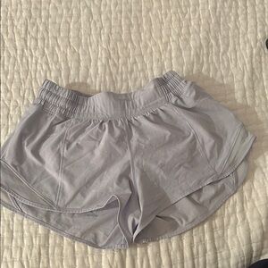 Lulu hottie hot shorts 2.5 in low rise